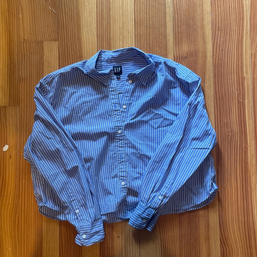 Gap button down - slightly cropped